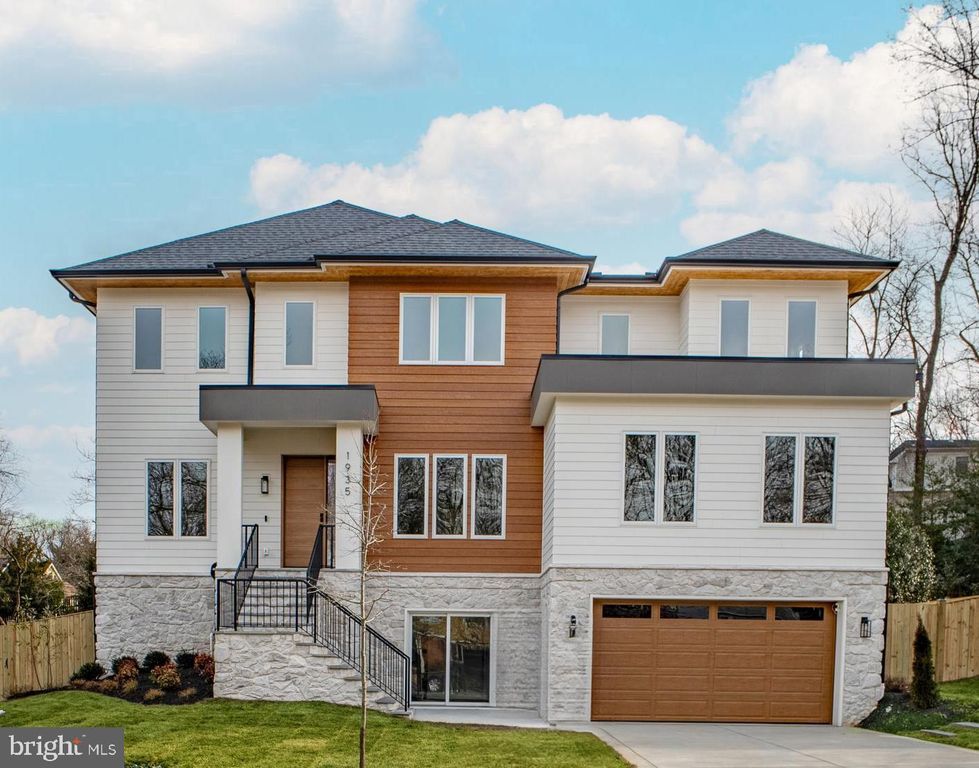 1935 FOXHALL RD, Mclean, VA 22101