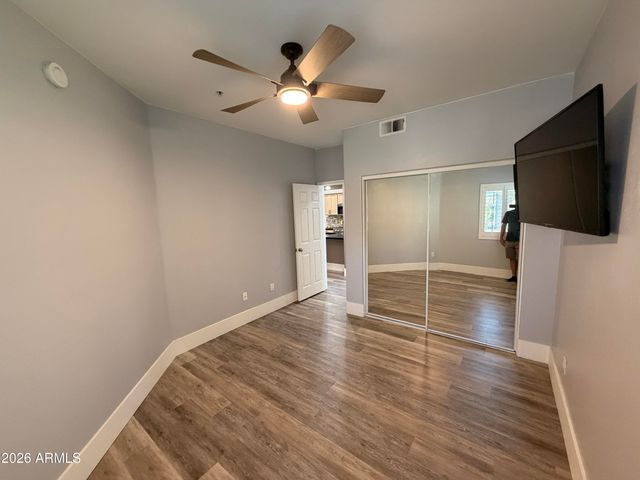 7401 W ARROWHEAD CLUBHOUSE Drive 1040, Glendale, AZ 85308