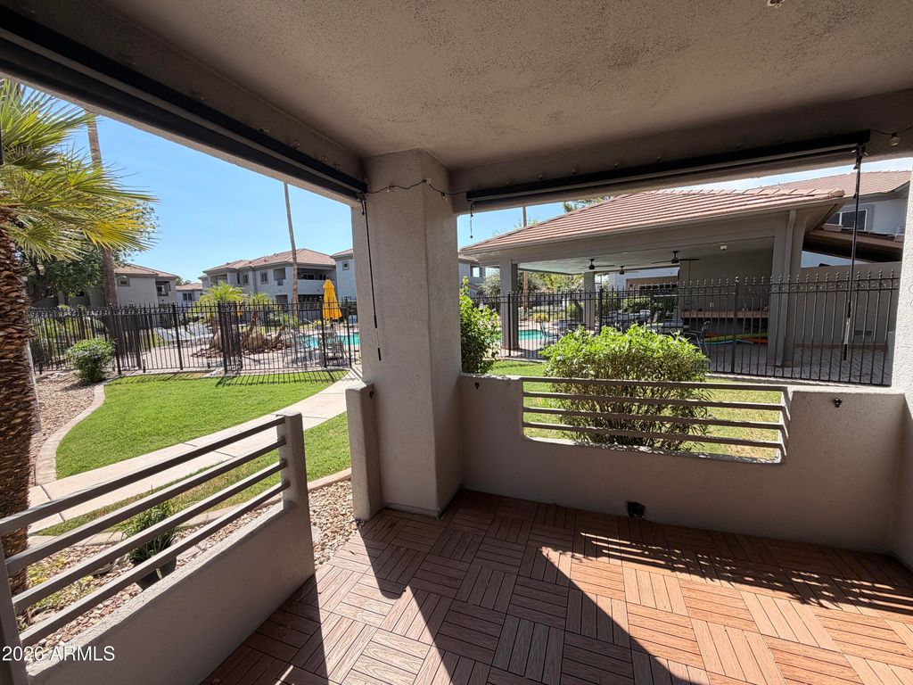 7401 W ARROWHEAD CLUBHOUSE Drive 1040, Glendale, AZ 85308