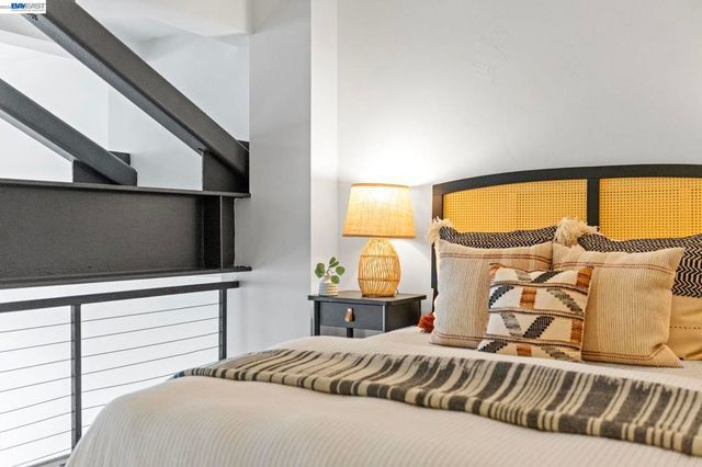 330 13Th St 1A, Oakland, CA 94612