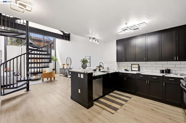 330 13Th St 1A, Oakland, CA 94612