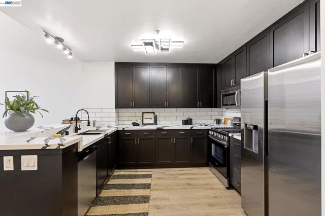 330 13Th St 1A, Oakland, CA 94612