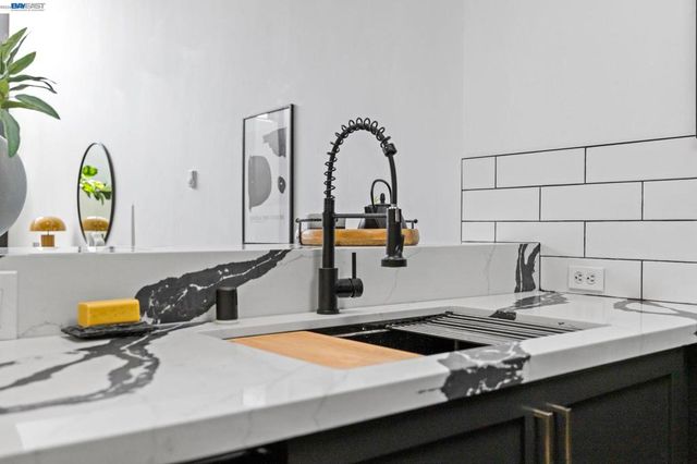 330 13Th St 1A, Oakland, CA 94612