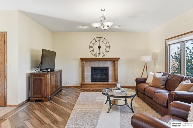 16016 Ruggles Street, Omaha, NE 68116