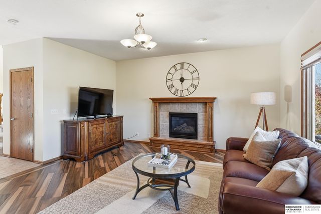 16016 Ruggles Street, Omaha, NE 68116