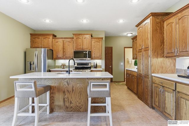 16016 Ruggles Street, Omaha, NE 68116