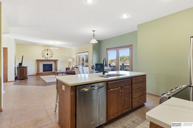 16016 Ruggles Street, Omaha, NE 68116