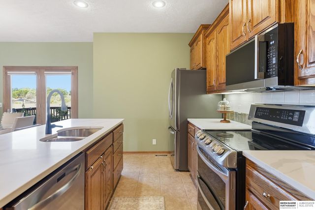 16016 Ruggles Street, Omaha, NE 68116