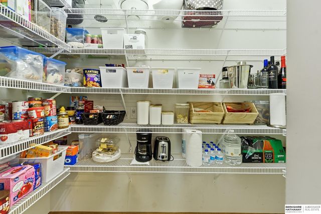 16016 Ruggles Street, Omaha, NE 68116