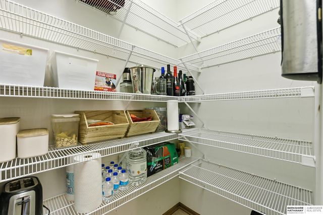 16016 Ruggles Street, Omaha, NE 68116