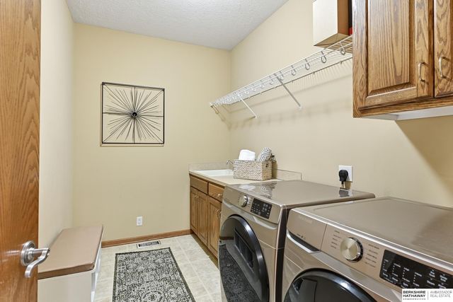 16016 Ruggles Street, Omaha, NE 68116