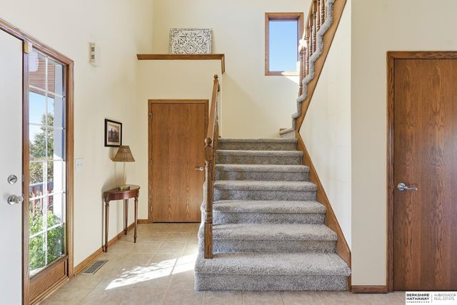 16016 Ruggles Street, Omaha, NE 68116