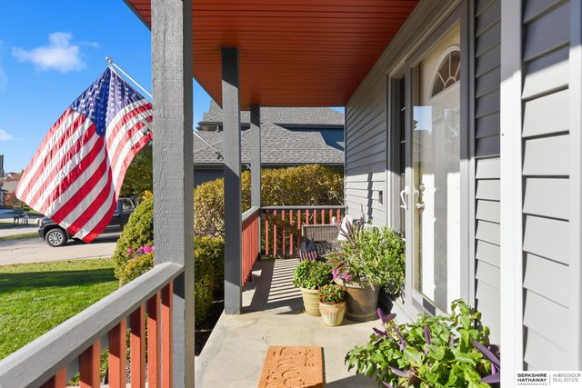 16016 Ruggles Street, Omaha, NE 68116