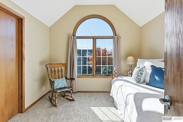 16016 Ruggles Street, Omaha, NE 68116