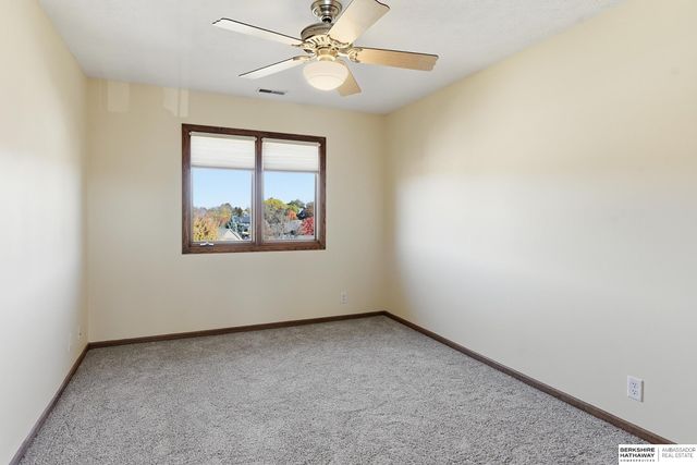 16016 Ruggles Street, Omaha, NE 68116