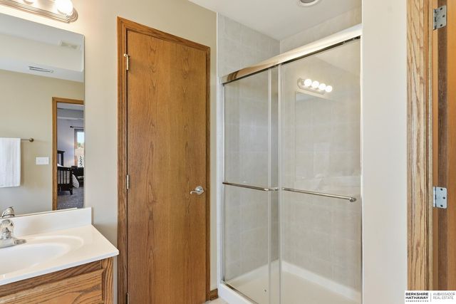 16016 Ruggles Street, Omaha, NE 68116