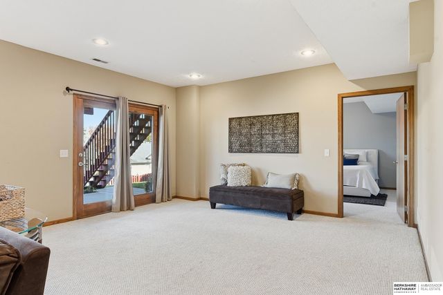 16016 Ruggles Street, Omaha, NE 68116