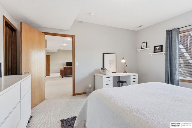 16016 Ruggles Street, Omaha, NE 68116