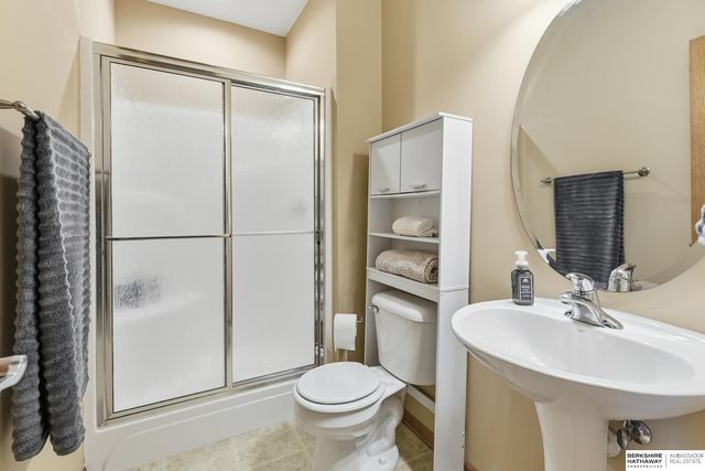 16016 Ruggles Street, Omaha, NE 68116