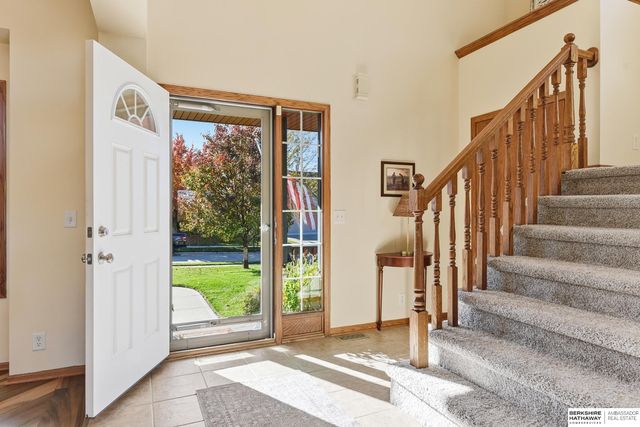 16016 Ruggles Street, Omaha, NE 68116