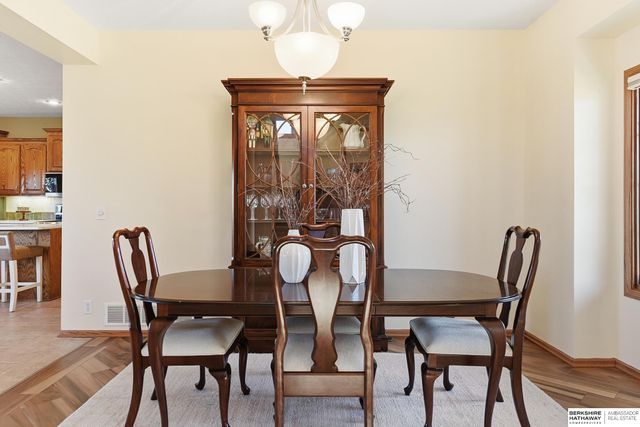 16016 Ruggles Street, Omaha, NE 68116