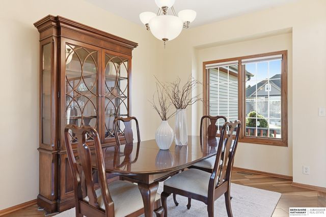 16016 Ruggles Street, Omaha, NE 68116