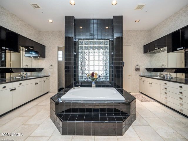 11643 E TURQUOISE Avenue, Scottsdale, AZ 85259