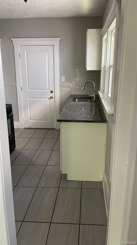 7633 Woodrow Wilson Street, Detroit, MI 48206