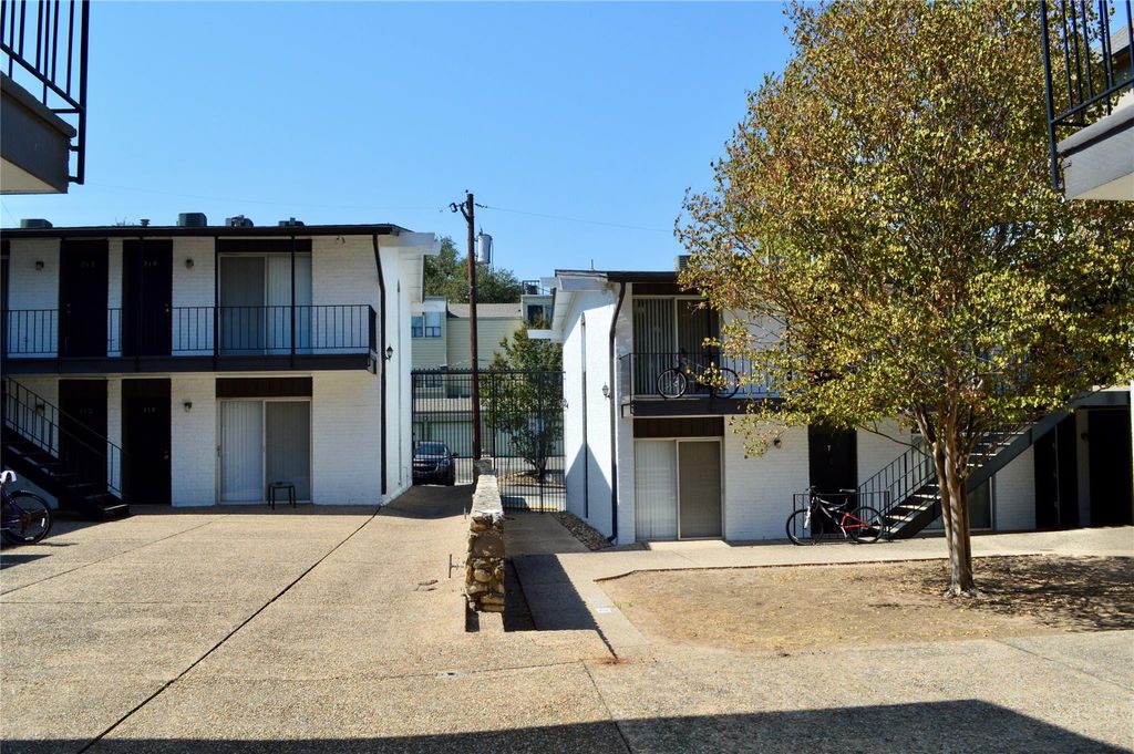 2610 Salado ST 201, Austin, TX 78705