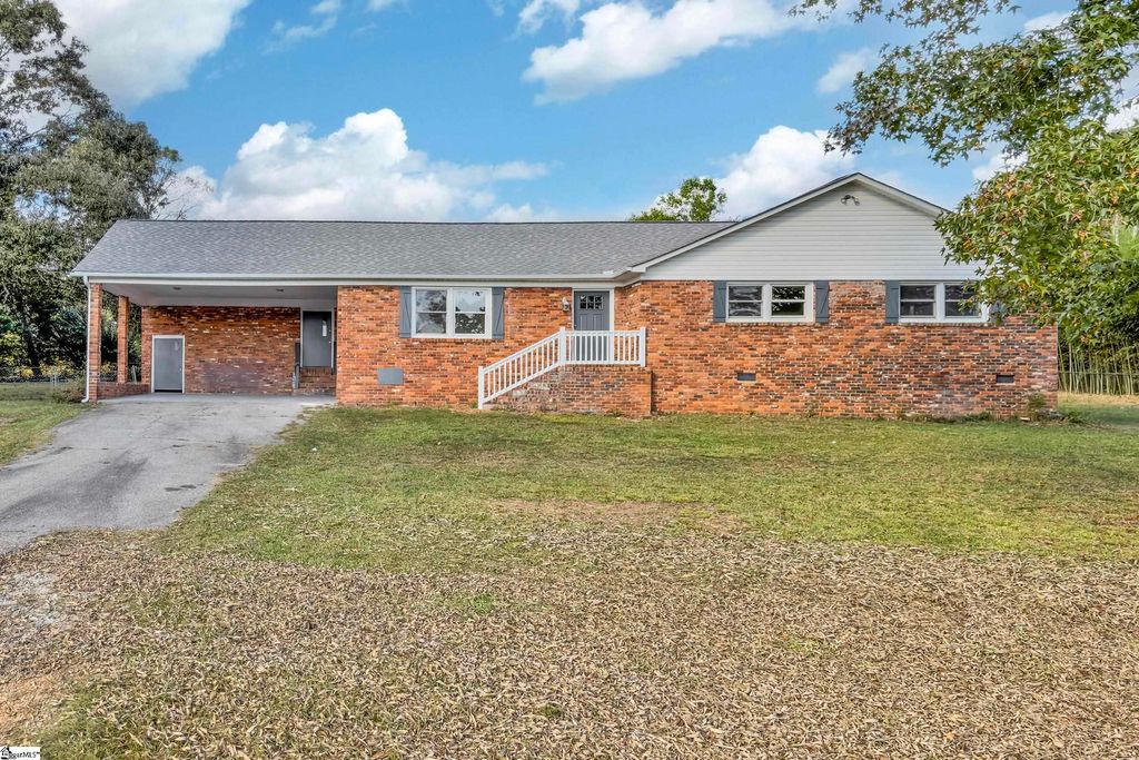 110 Lakeland Drive, Spartanburg, SC 29306
