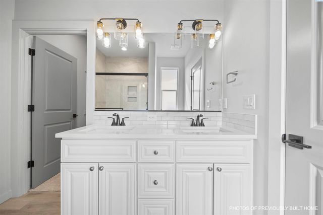 606 Eureka Ave, Pasco, WA 99301