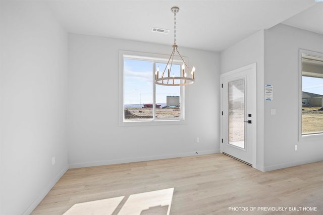 606 Eureka Ave, Pasco, WA 99301