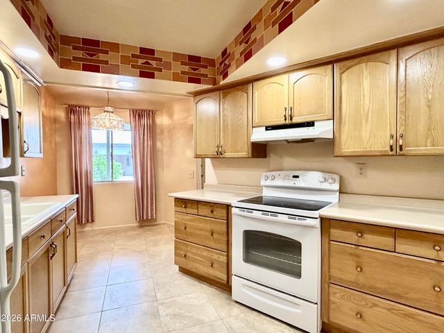10878 W COGGINS Drive, Sun City, AZ 85351
