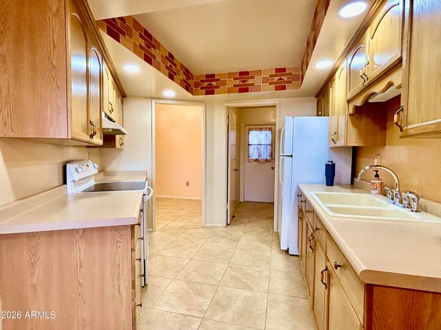 10878 W COGGINS Drive, Sun City, AZ 85351