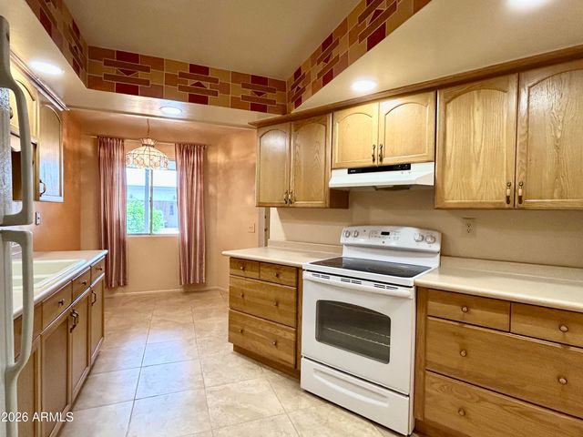 10878 W COGGINS Drive, Sun City, AZ 85351