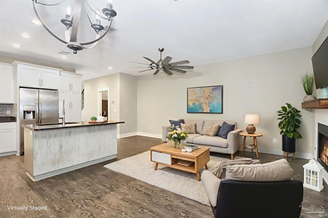 1013 W Intendencia St B, Pensacola, FL 32502