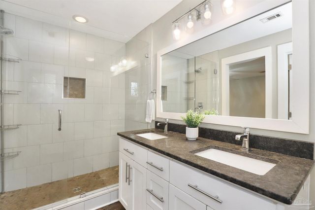 1013 W Intendencia St B, Pensacola, FL 32502