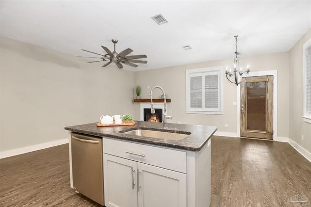 1013 W Intendencia St B, Pensacola, FL 32502