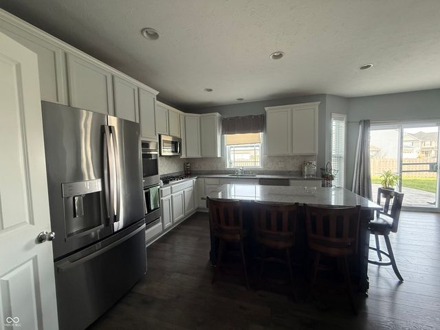 8780 Castleblaney Drive, Brownsburg, IN 46112