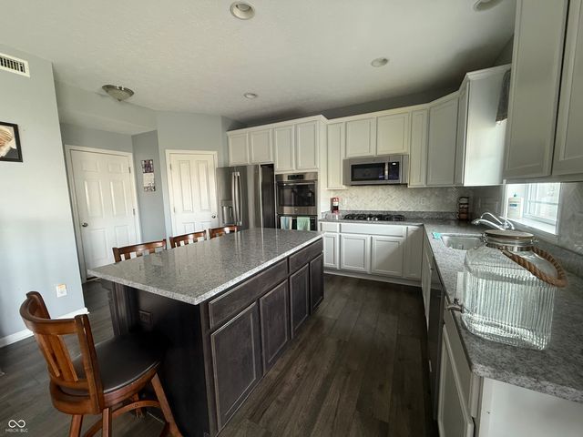 8780 Castleblaney Drive, Brownsburg, IN 46112