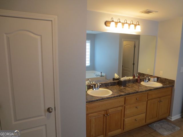 208 Northumberland Way, Warner Robins, GA 31088