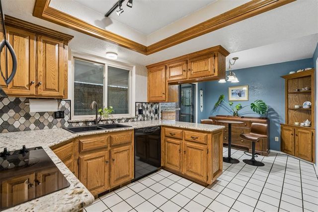 1220 Knights Bridge Road, Edmond, OK 73034