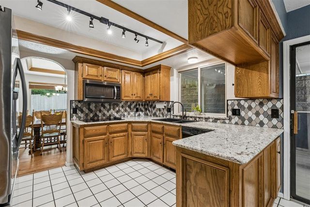 1220 Knights Bridge Road, Edmond, OK 73034