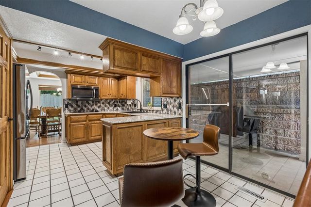 1220 Knights Bridge Road, Edmond, OK 73034