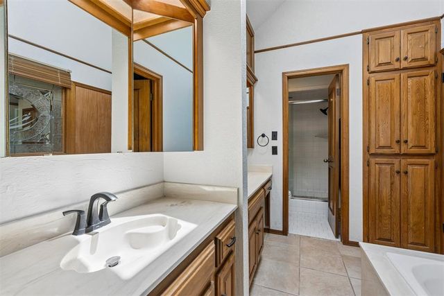 1220 Knights Bridge Road, Edmond, OK 73034
