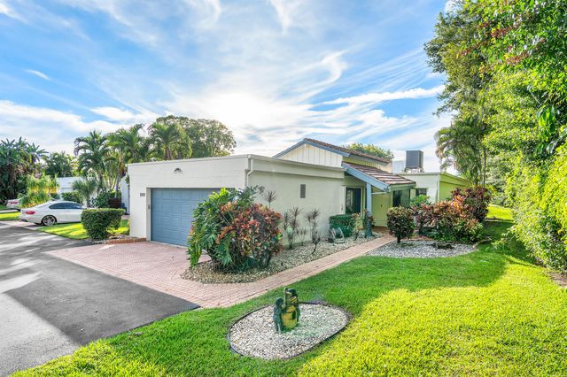 5501 Ainsley Court, Boynton Beach, FL 33437