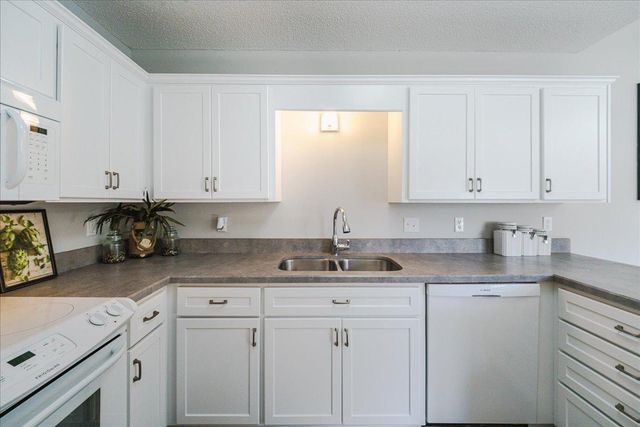 5035 147th Street W, Apple Valley, MN 55124