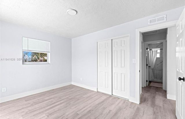 5621 SW 38th Ct, Davie, FL 33314