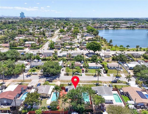 5621 SW 38th Ct, Davie, FL 33314