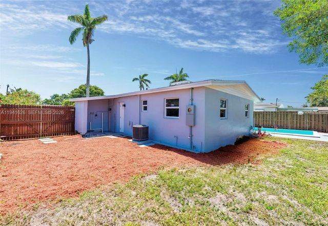 5621 SW 38th Ct, Davie, FL 33314